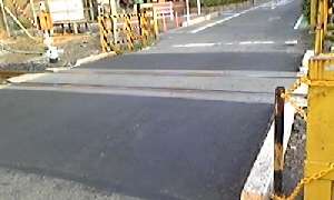 日進駅踏切